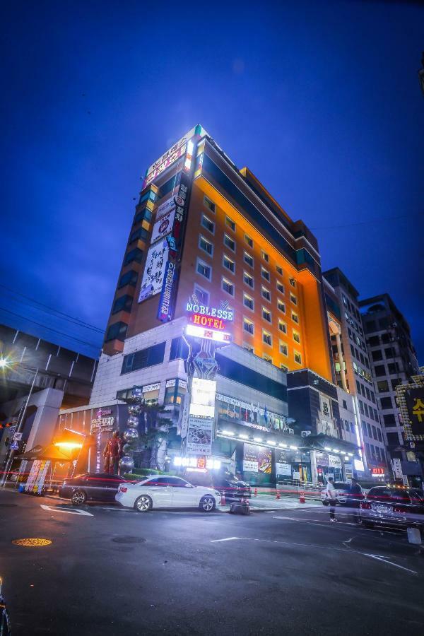 Hotel Noblesse Seoul Exteriör bild