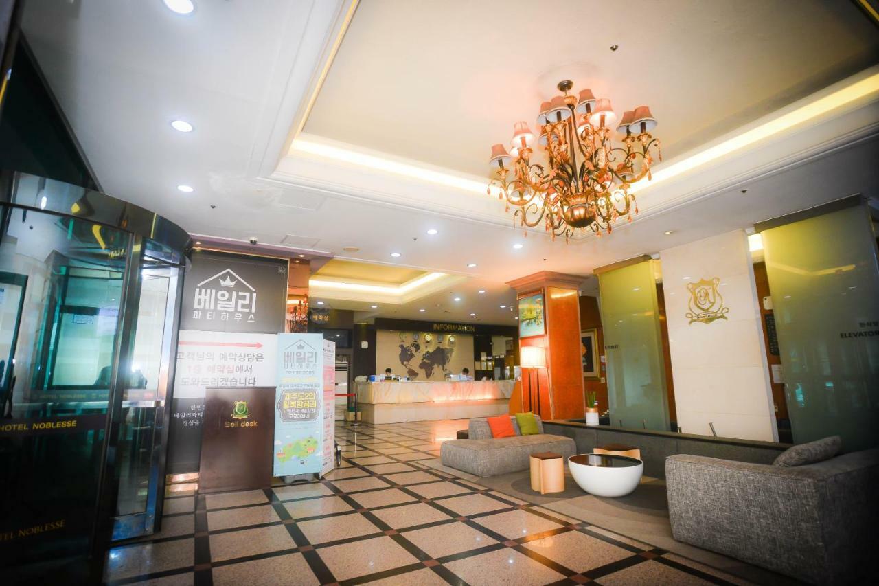 Hotel Noblesse Seoul Exteriör bild