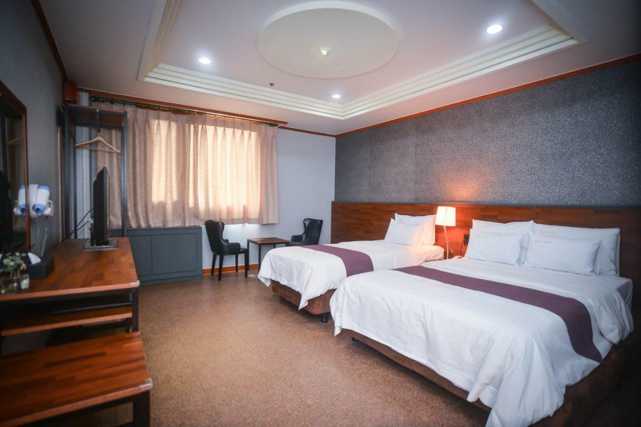Hotel Noblesse Seoul Exteriör bild