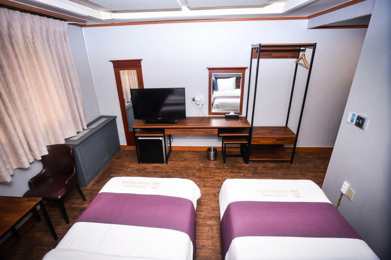 Hotel Noblesse Seoul Exteriör bild
