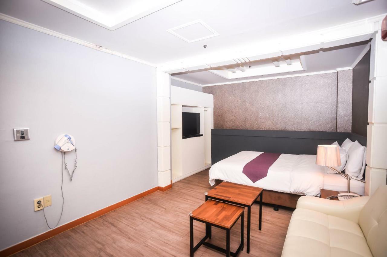 Hotel Noblesse Seoul Exteriör bild